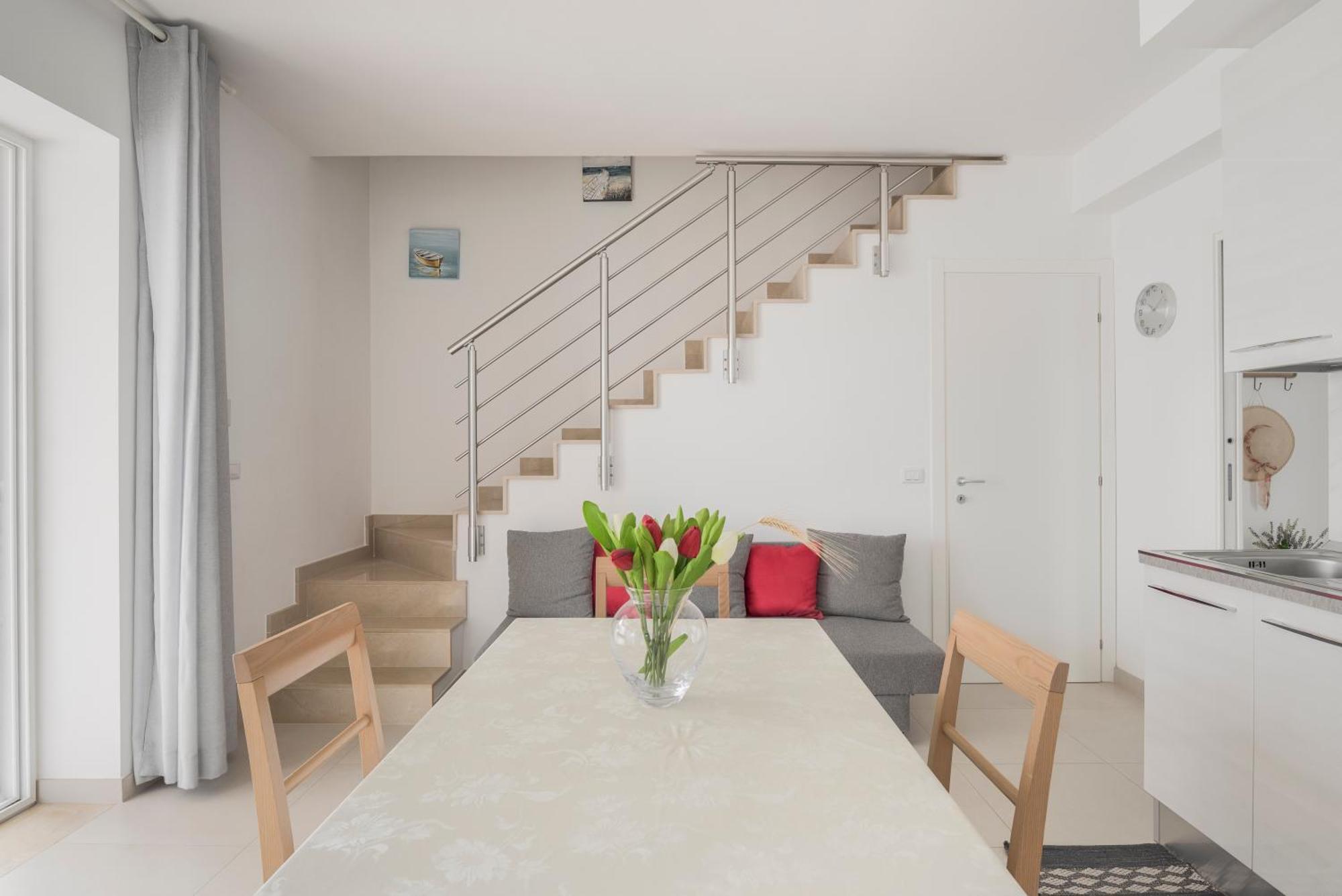 Dolcevitasuites - Modern 3 Bdr Villa In S. Lorenzo Reitani Екстериор снимка